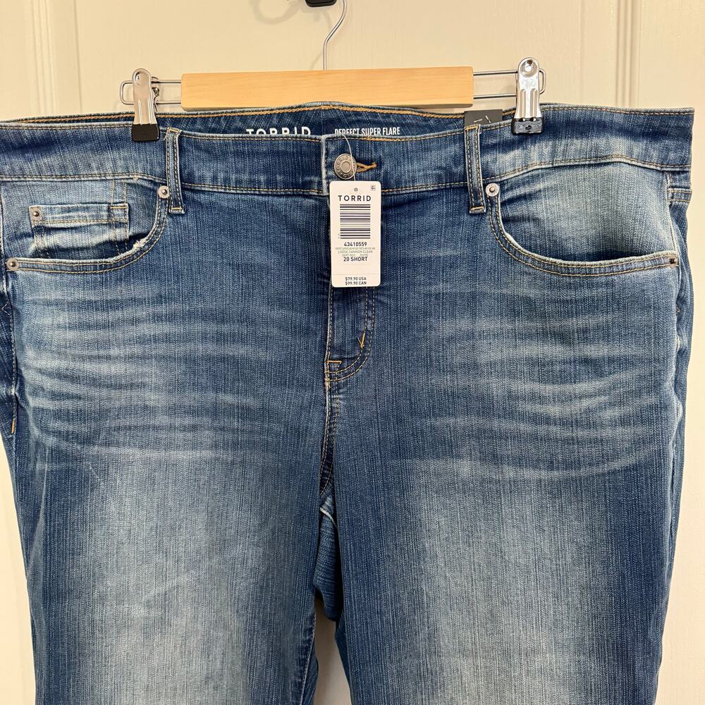 NWT Torrid Loose Cannon Clean Perfect Super Flare  Stretch Women’s 20 Short - Picture 2 of 12